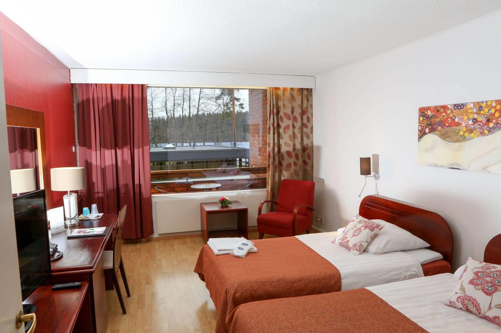 Finlandia Hotel Isovalkeinen Куопіо Екстер'єр фото